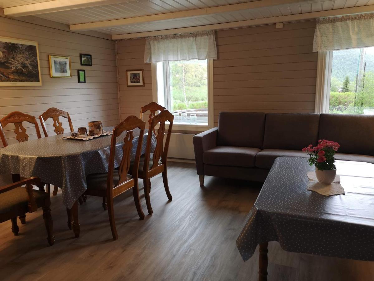 Hansali Holiday Home Fjaerland Exterior photo