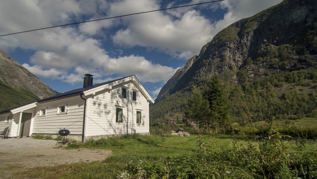 Hansali Holiday Home Fjaerland Exterior photo