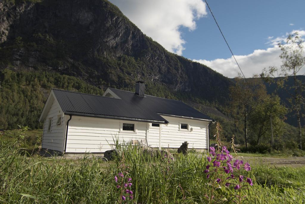 Hansali Holiday Home Fjaerland Exterior photo