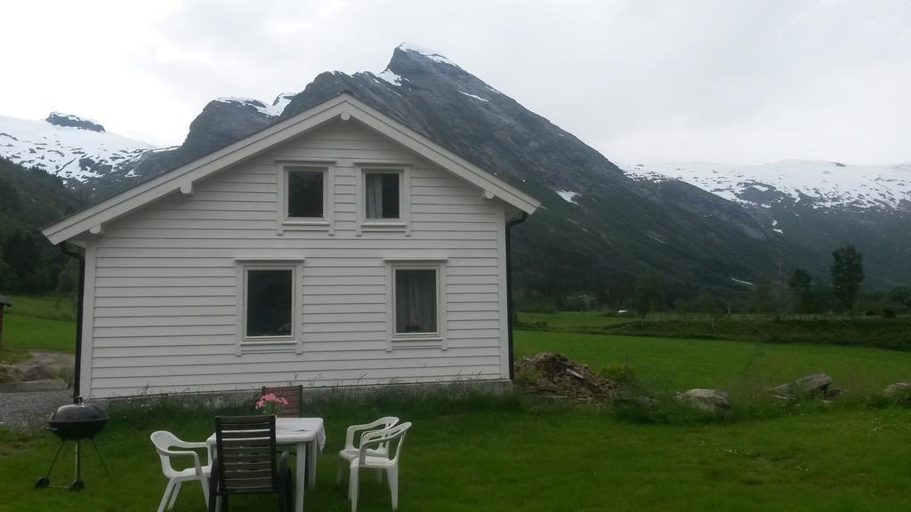 Hansali Holiday Home Fjaerland Exterior photo